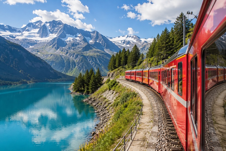 Exploring the World Through International Train Journey Tourism